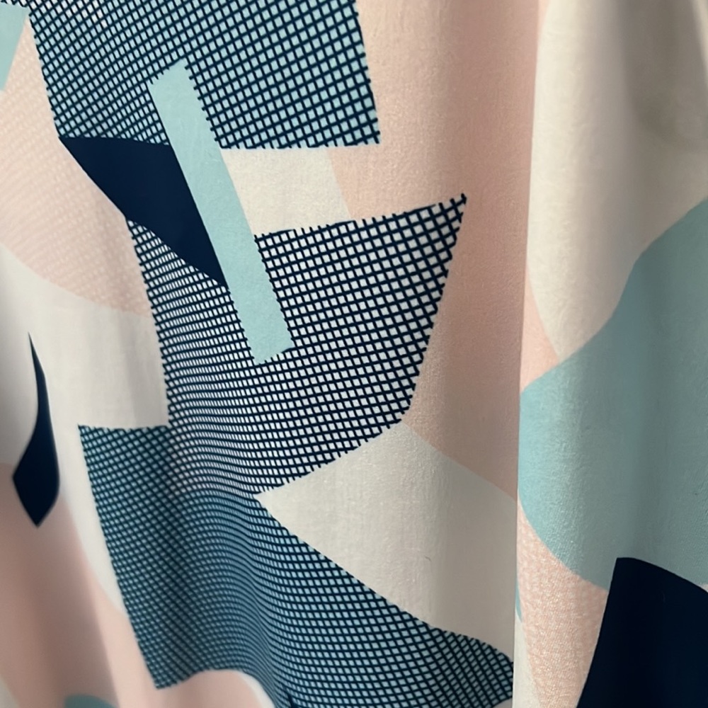 Geometric Print Mini Size X-Large - Picture 3 of 5